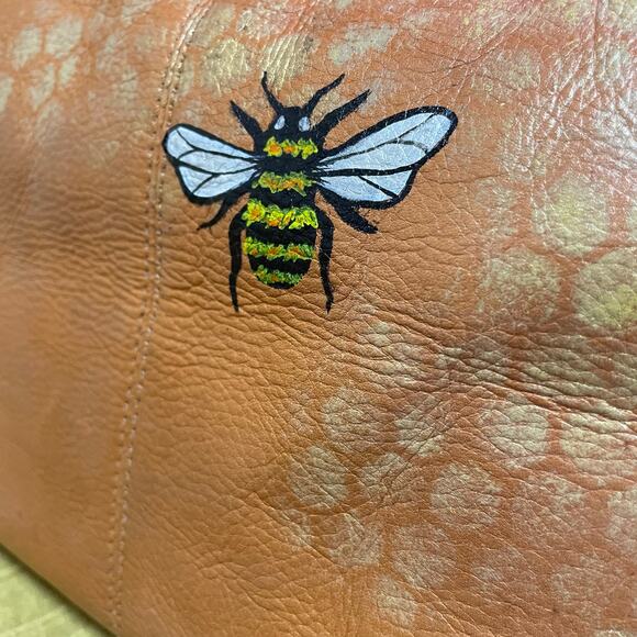 Hand Painted Bumble Bee Leather Hobo Bag Horse bit Anuschka Inspired - Picture 10 of 16